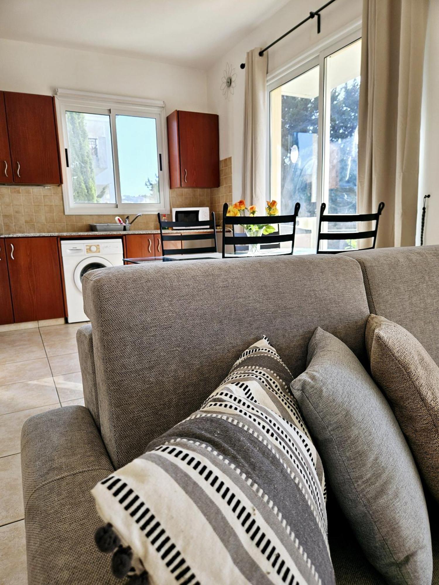 The Brightstay Paphos, 2 Bed Apt, Paphos Riviera, Universal Exterior foto